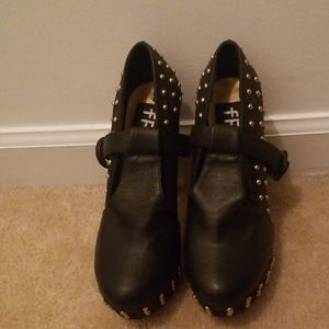 Black & Gold Beaded Heel